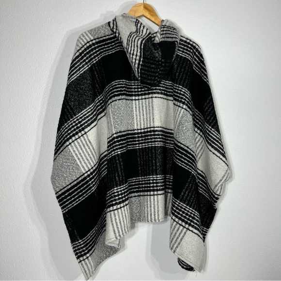 Express Hooded Open Front Poncho Womens One Size Plaid Cape Textured Drapey Warm - Picture 8 of 12